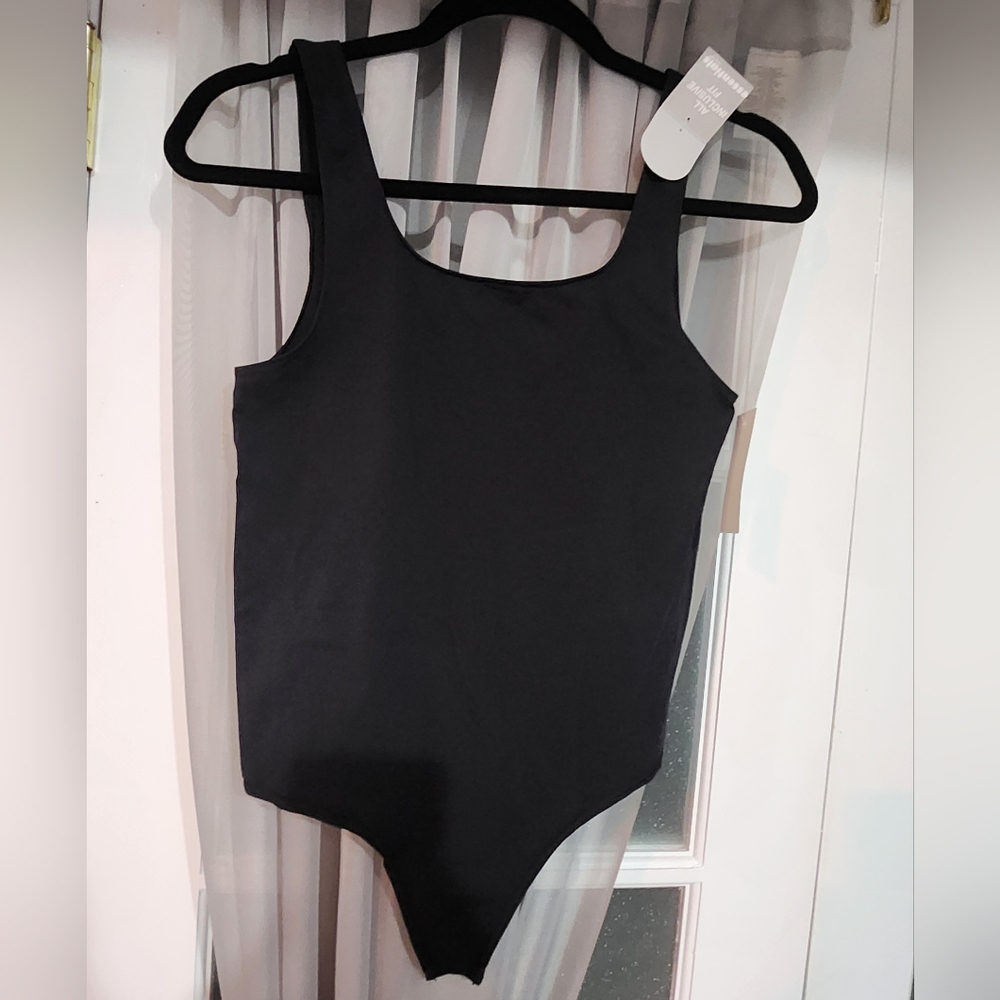 103. 3 for $45 - New Rene Rofe Seamless Second Skin Black Bodysuit Top